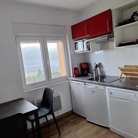 Panoramic Campus Apartment